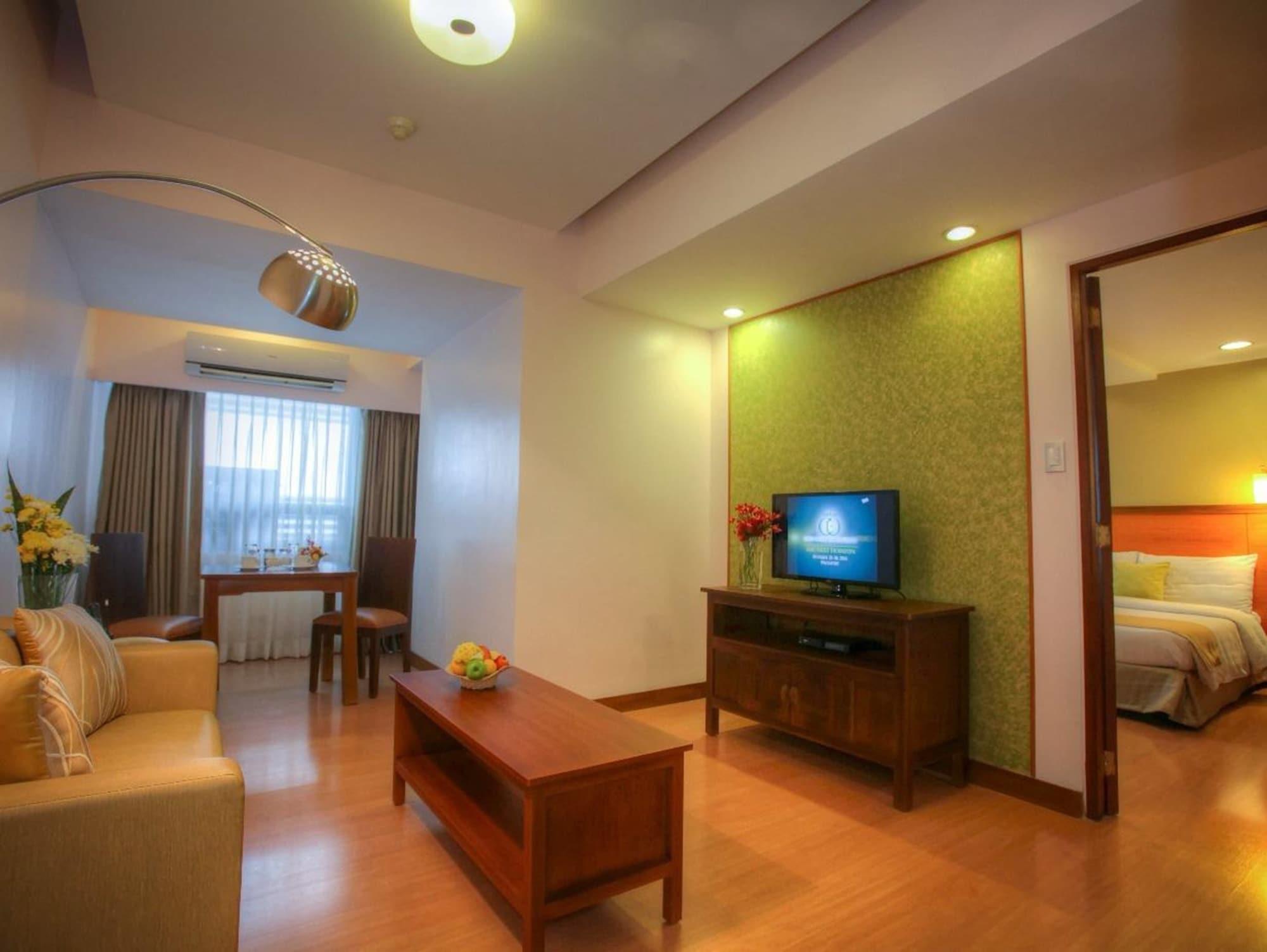 The Malayan Plaza 3* Pasig City