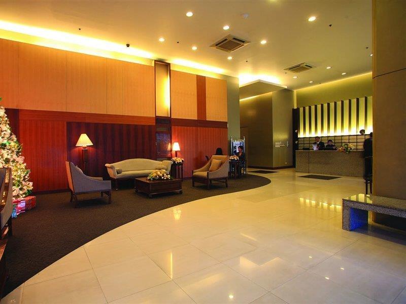 The Malayan Plaza 3* Pasig City