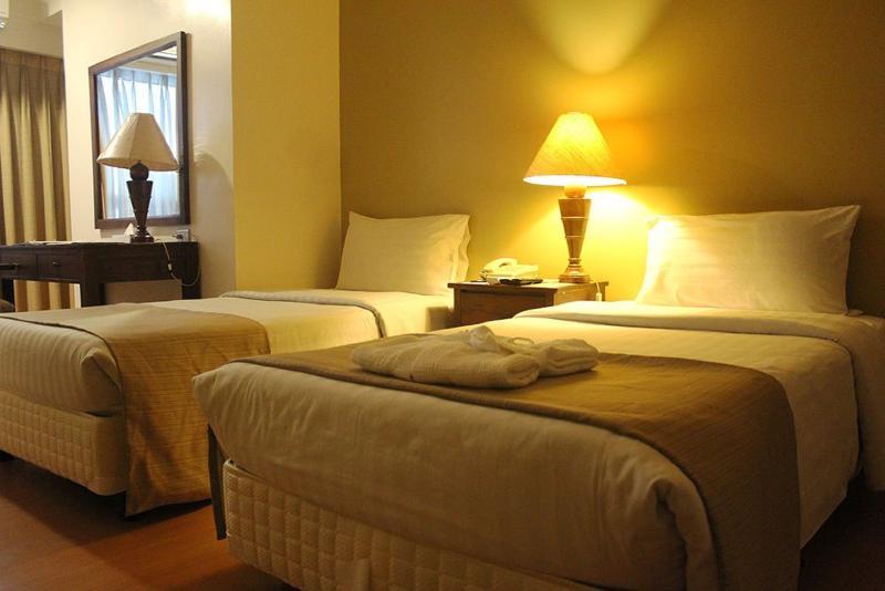 The Malayan Plaza 3* Pasig City